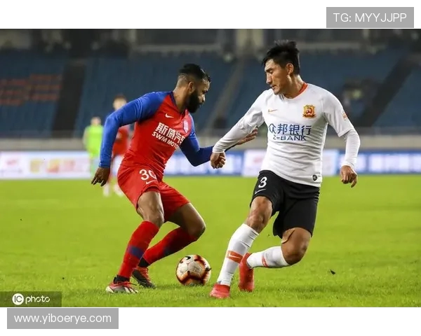 斯威与卓尔激战正酣谁能在这场较量中笑到最后