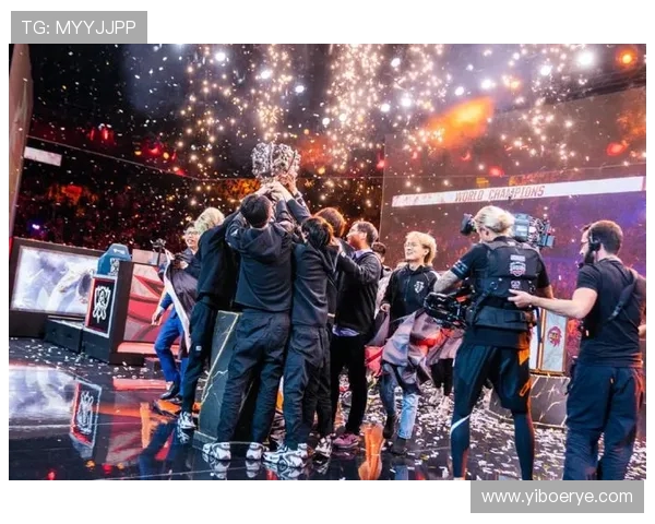 青年赛点评：FPX以惊人速度展现实力引发全场瞩目